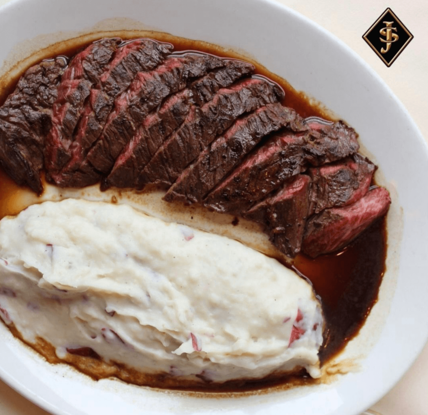 Jake's Steakhouse — bar and atmosphere
