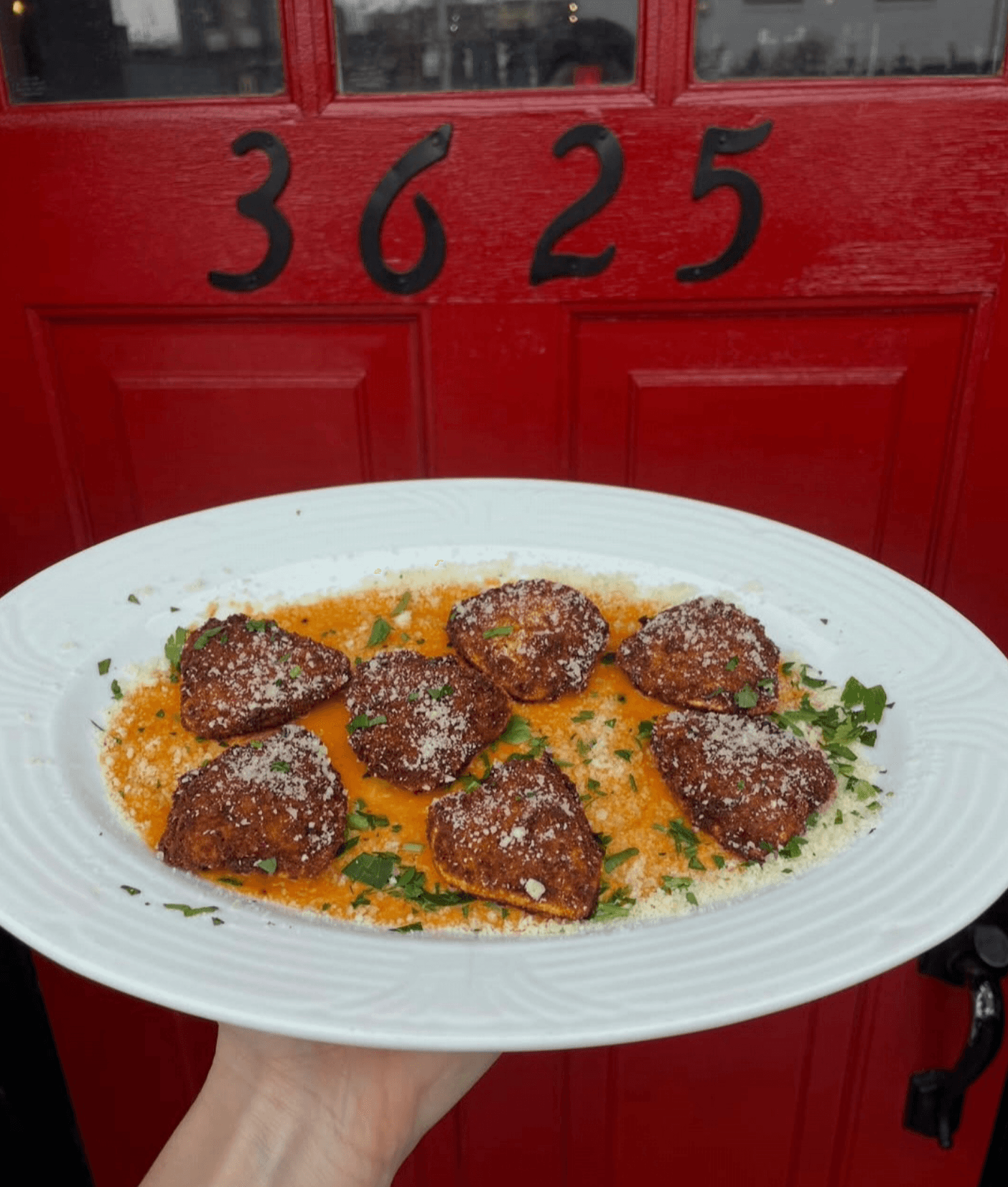 Kingsbridge Social Club — pizza and bar